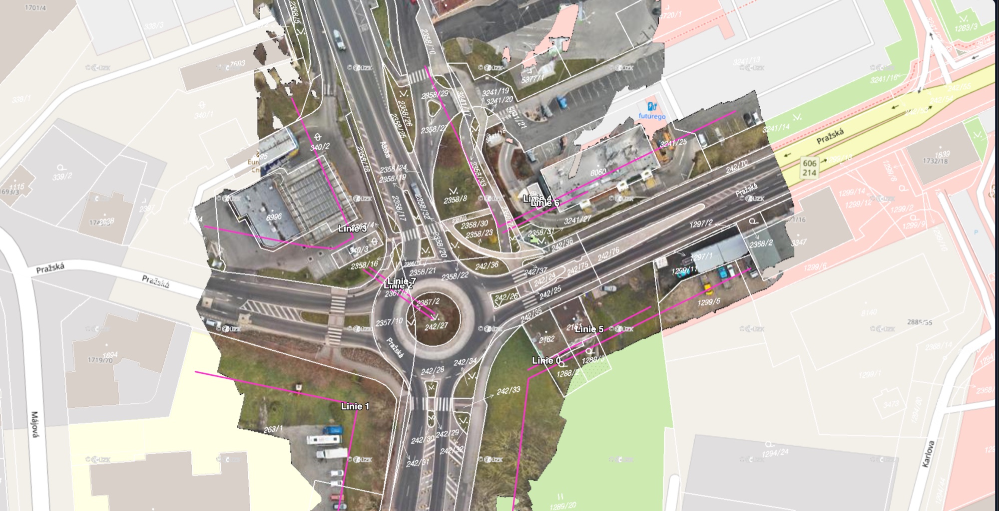 Orthofoto einer Baustelle mit Planüberlagerung